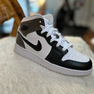 Nike Air Jordan 1 Mids